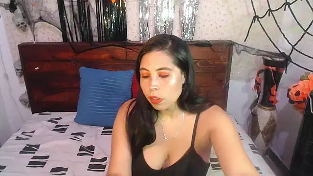 Snapshot of NikkieMilky chatting on 23, 10, 2025 NikkieMilky online show from 23, 10, 2025