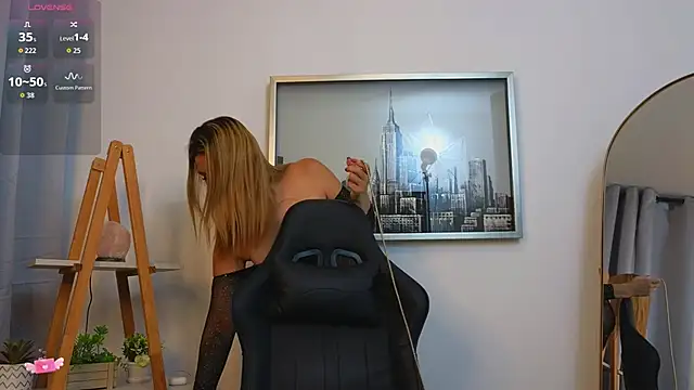 Snapshot of bella__adams chatting on 19, 11, 2025 bella adams online show from 19, 11, 2025