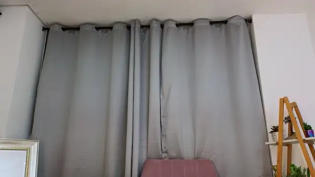 Snapshot of bella__adams chatting on 12, 3, 2025 bella adams online show from 12, 3, 2025