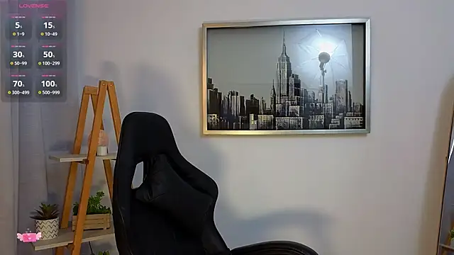 Snapshot of bella__adams chatting on 8, 10, 2025 bella adams online show from 8, 10, 2025