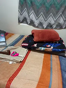 MileyGia online show from 20, 12, 2025