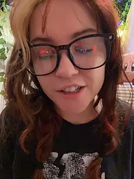 Snapshot of JennKenobi chatting on 28, 7, 2026 JennKenobi online show from 28, 7, 2026