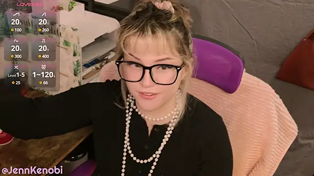 JennKenobi online show from 5, 2, 2025