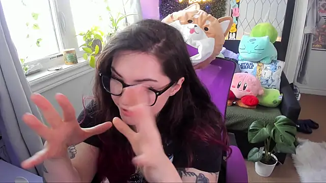 Snapshot of JennKenobi chatting on 11, 5, 2026 JennKenobi online show from 11, 5, 2026