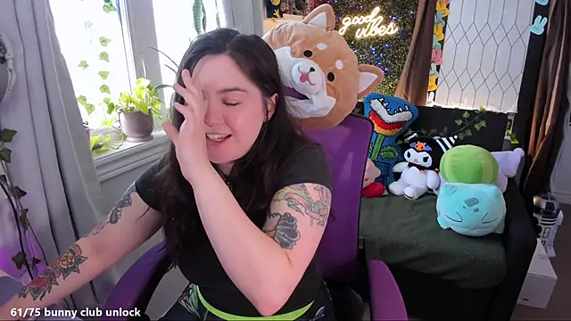 JennKenobi online show from 23, 4, 2026