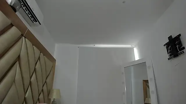 briana wonder69xxx online show from 18, 4, 2026