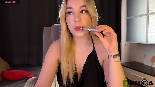 ariashaa online show from 8, 4, 2026