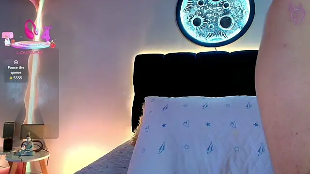 lorrayne  online show from 24, 4, 2026