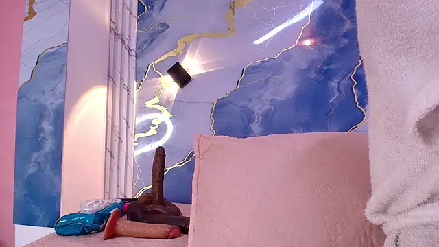 lorrayne  online show from 15, 11, 2025