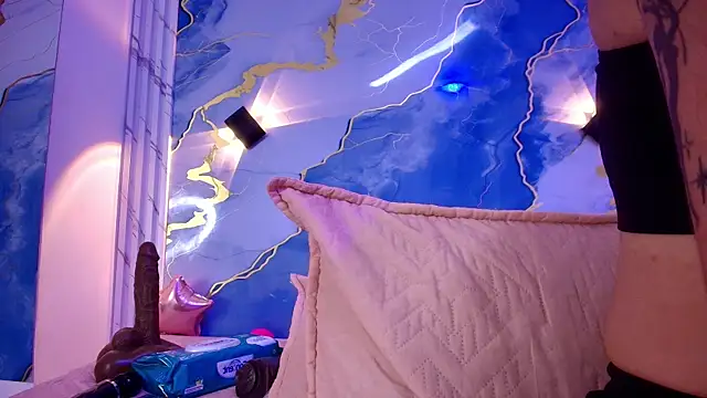 lorrayne  online show from 13, 11, 2025