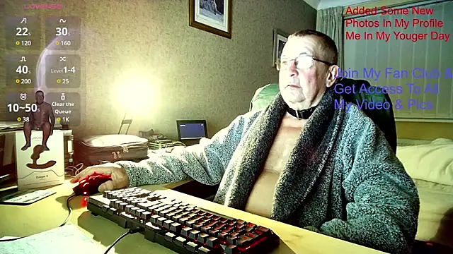 Snapshot of Aandy62 chatting on 2, 12, 2024 Aandy62 online show from 2, 12, 2024