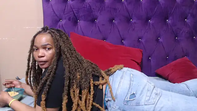 Snapshot of EBONYBUSTYY chatting on 15, 11, 2025 EBONYBUSTYY online show from 15, 11, 2025