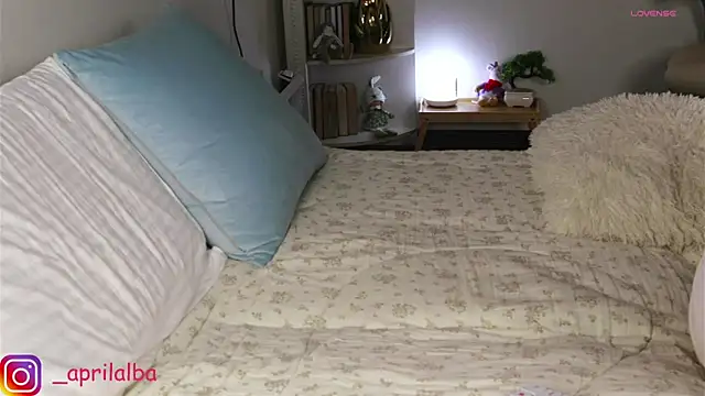 Snapshot of AprilinAlba chatting on 18, 10, 2025 AprilinAlba online show from 18, 10, 2025