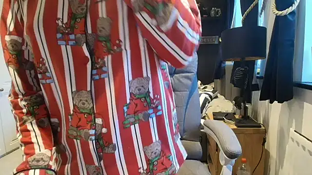 Snapshot of short_sweetpea chatting on 22, 10, 2025 short sweetpea online show from 22, 10, 2025