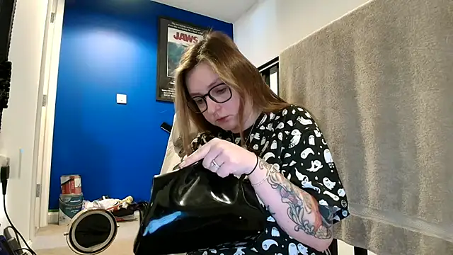 short sweetpea online show from 11, 2, 2026