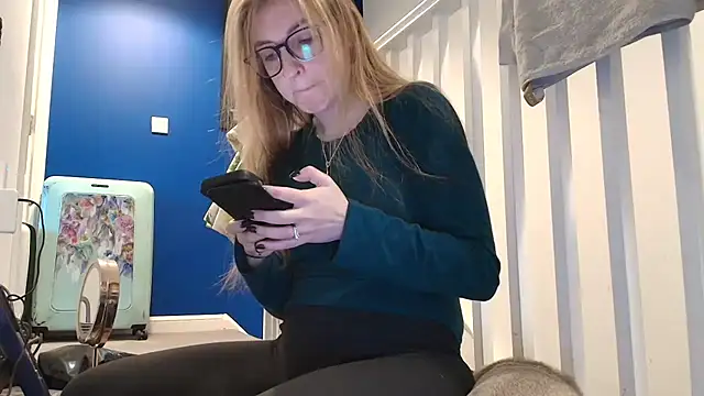 Snapshot of short_sweetpea chatting on 19, 10, 2025 short sweetpea online show from 19, 10, 2025