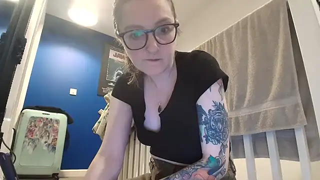 Snapshot of short_sweetpea chatting on 20, 10, 2025 short sweetpea online show from 20, 10, 2025