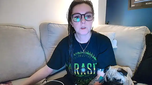 Snapshot of short_sweetpea chatting on 4, 11, 2025 short sweetpea online show from 4, 11, 2025