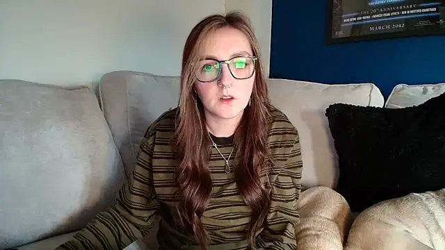 Snapshot of short_sweetpea chatting on 13, 11, 2025 short sweetpea online show from 13, 11, 2025