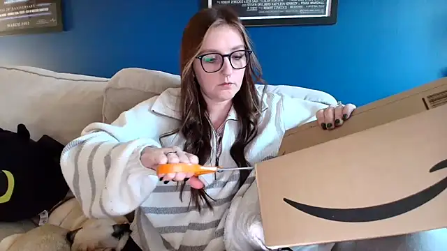 Snapshot of short_sweetpea chatting on 21, 11, 2025 short sweetpea online show from 21, 11, 2025