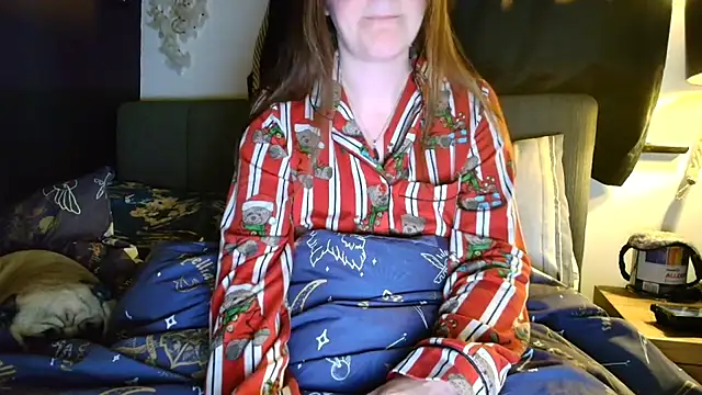 Snapshot of short_sweetpea chatting on 19, 11, 2025 short sweetpea online show from 19, 11, 2025