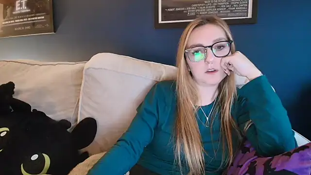 Snapshot of short_sweetpea chatting on 21, 10, 2025 short sweetpea online show from 21, 10, 2025