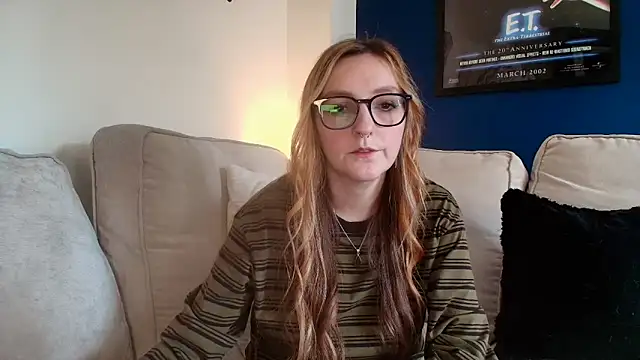 Snapshot of short_sweetpea chatting on 28, 10, 2025 short sweetpea online show from 28, 10, 2025