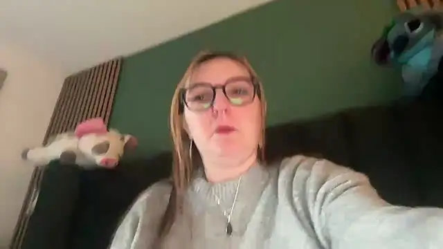 short sweetpea online show from 8, 2, 2026