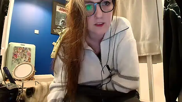 Snapshot of short_sweetpea chatting on 10, 11, 2025 short sweetpea online show from 10, 11, 2025