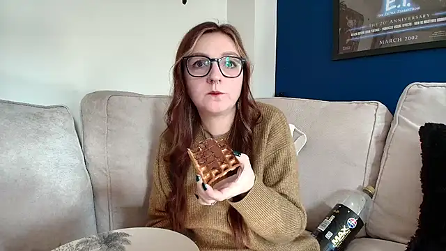 Snapshot of short_sweetpea chatting on 17, 11, 2025 short sweetpea online show from 17, 11, 2025