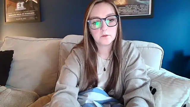 Snapshot of short_sweetpea chatting on 18, 11, 2025 short sweetpea online show from 18, 11, 2025