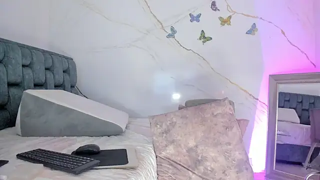 IsiisLovei online show from 28, 5, 2026