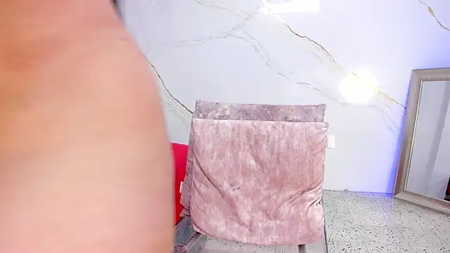 Snapshot of IsiisLovei chatting on 26, 11, 2025 IsiisLovei online show from 26, 11, 2025