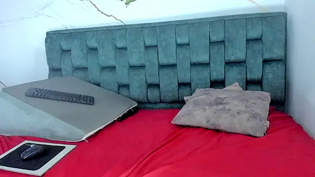 IsiisLovei online show from 2, 3, 2026