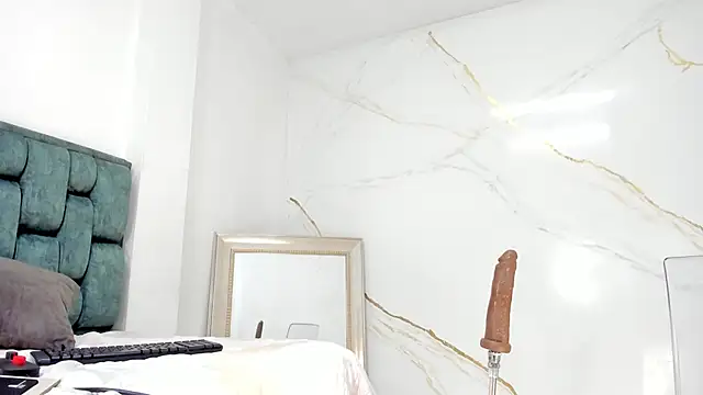 Snapshot of IsiisLovei chatting on 15, 10, 2025 IsiisLovei online show from 15, 10, 2025