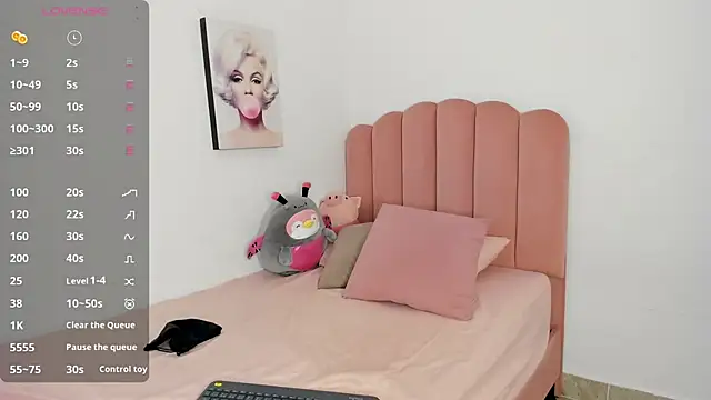 julieth sanz online show from 24, 2, 2025