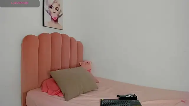 julieth sanz online show from 21, 3, 2025