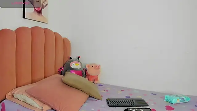 julieth sanz online show from 11, 3, 2025