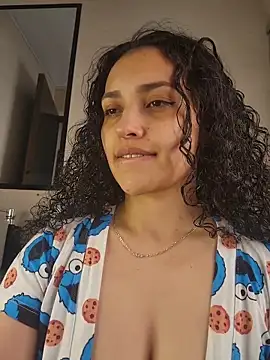 Snapshot of Lucy_Marin chatting on 25, 10, 2025 Lucy Marin online show from 25, 10, 2025