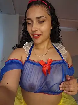 Snapshot of Lucy_Marin chatting on 31, 10, 2025 Lucy Marin online show from 31, 10, 2025