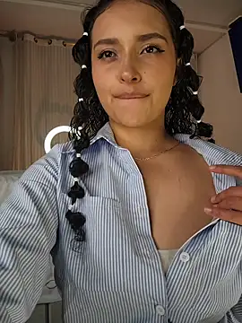 Snapshot of Lucy_Marin chatting on 11, 6, 2026 Lucy Marin online show from 11, 6, 2026