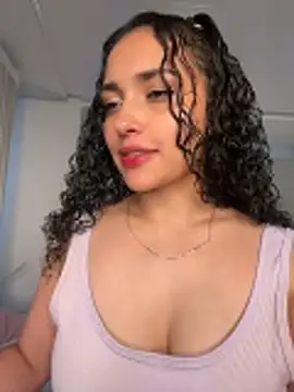 Snapshot of Lucy_Marin chatting on 8, 10, 2025 Lucy Marin online show from 8, 10, 2025