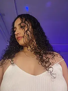 Snapshot of Lucy_Marin chatting on 18, 11, 2025 Lucy Marin online show from 18, 11, 2025