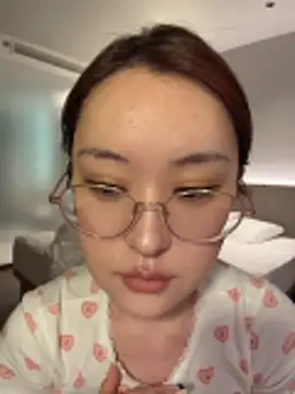 Snapshot of sphynx-_- chatting on 20, 5, 2026 sphynx- - online show from 20, 5, 2026
