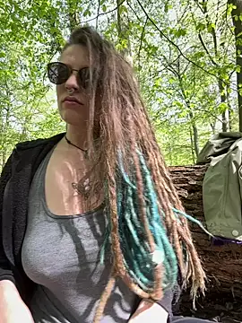 MenaDreadfull online show from 22, 4, 2026