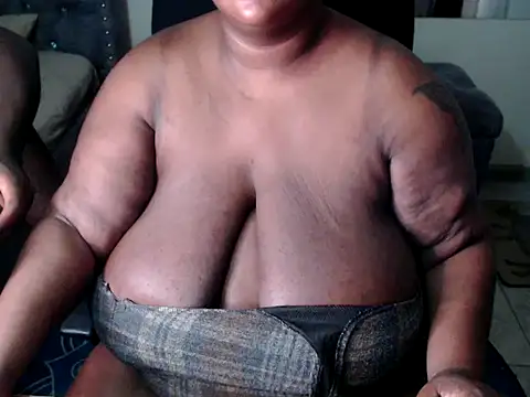 ebonybbwcouples online show from 27, 11, 2025