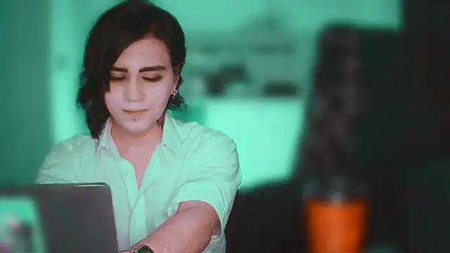 sademobeer online show from 10, 4, 2026