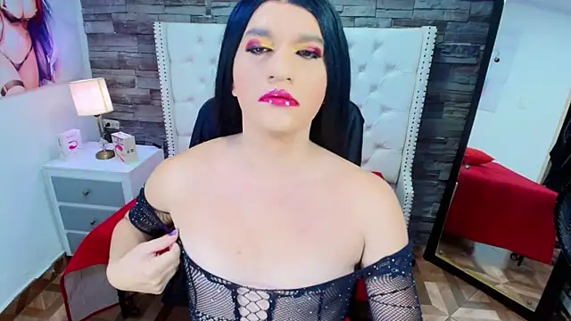 TRINY TS online show from 5, 4, 2026