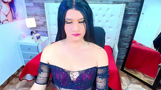 Snapshot of TRINY_TS chatting on 7, 5, 2026 TRINY TS online show from 7, 5, 2026