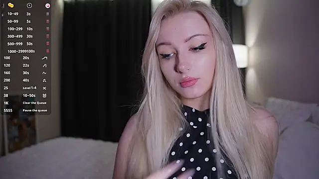 Snapshot of CatchMe1 chatting on 26, 10, 2025 CatchMe1 online show from 26, 10, 2025